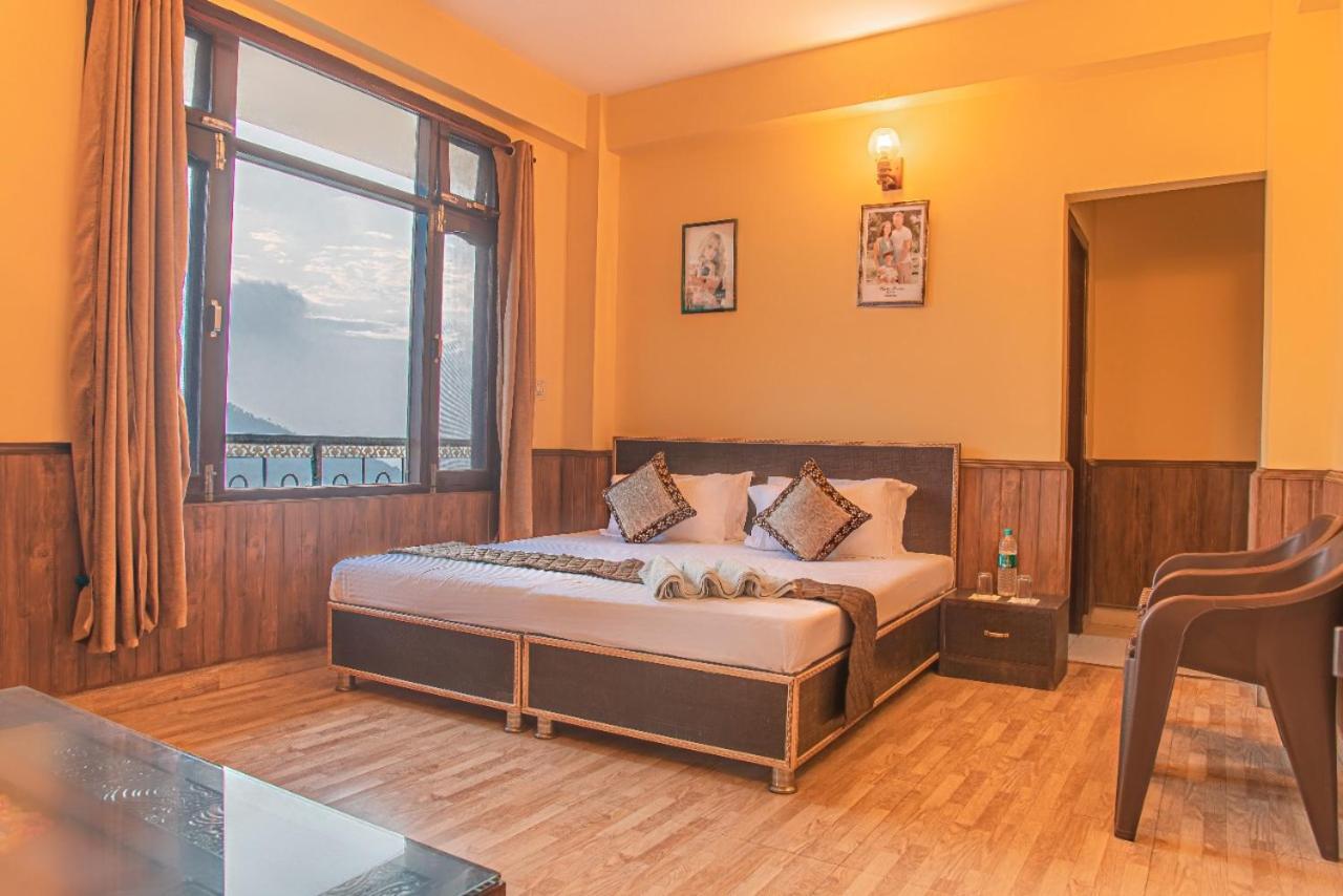 Pine Villa Kasauli Exteriör bild